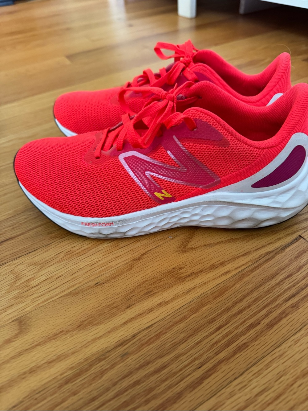 New Balance- Women's Fresh Foam Lightweight Arishi Sneakers. Size 9 - Picture 2 of 10